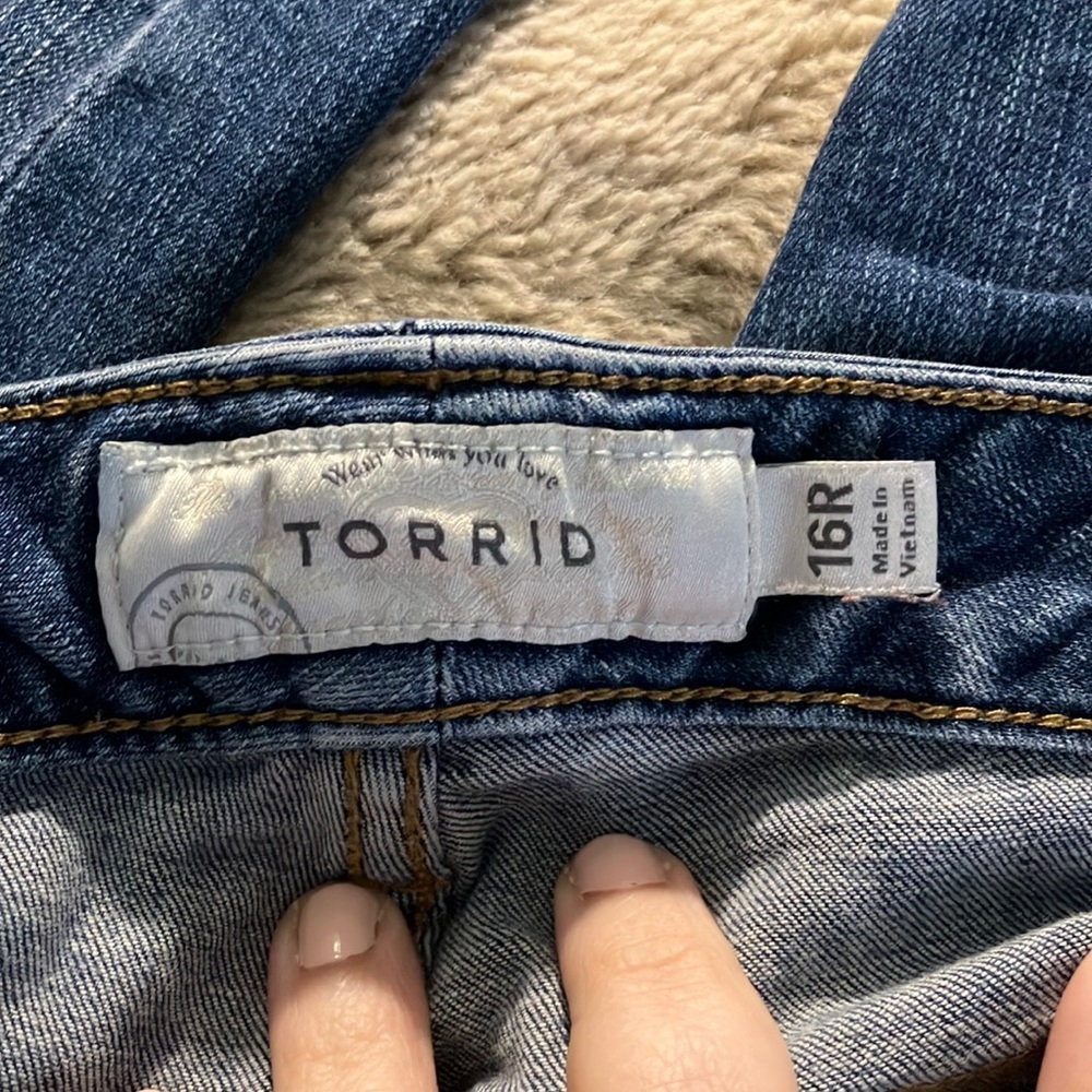 Torrid Ripped Crops, Size 16R - Picture 5 of 6
